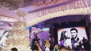 Un miliardar rus a cheltuit 2 milioane de dolari pe nunta vis a fiului lui. Mireasa a schimbat trei rochii si a purtat bijuterii in valoare de 200.000 de dolari