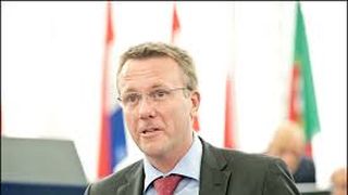 Un fost ministru danez a fost batut de un necunoscut, in timp ce urmarea un meci la Euro 2016: "Sunt socat"