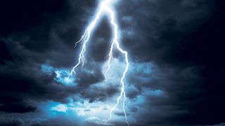 Musonul de vara a facut dezastru in India. Cel putin 79 de persoane si-au pierdut viata, dupa ce au fost lovite de fulger