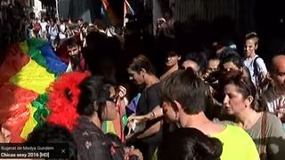 Poliţia turcă a dispersat cu gaze lacrimogene marşul Gay Pride de la Istanbul