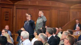 Deputatul britanic eurofob, Nigel Farage, huiduit de colegii din Parlamentul European