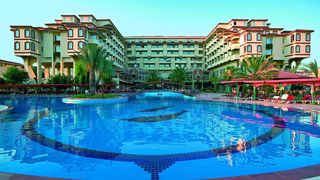 Putin le da voie rusilor sa calatoreasca din nou in Turcia