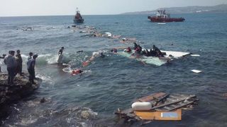 Aproximativ 217 cadavre au fost recuperate de pe epava unei ambarcatiuni scufundate in Marea Mediterana