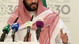 El este cel mai periculos om de pe planeta. Rusii si americanii se tem de el. Cine este Mohammed bin Salman