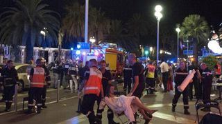 Paramedic roman, printre salvatorii masacrului de la Nisa: "Sunt invatata sa vad sange, dar nu pot sa va spun ce am vazut acolo. E oribil!"