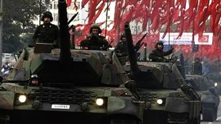 Armata turca, primul anunt dupa lovitura de stat: vom impune legea martiala in tara