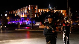 MAE ii sfatuieste pe romanii aflati în Turcia sa nu paraseasca locurile de cazare si sa evite deplasarile