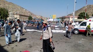 Imaginile terorii! Inca un atac terorist zguduie lumea. Peste 60 de oameni au murit in timpul unui protest, iar alti 200 au fost raniti. ISIS a revendicat atacul