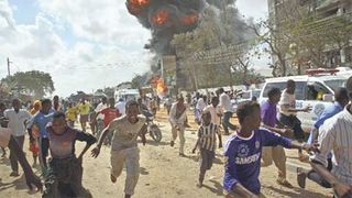 Atac terorist la Departamentul pentru Investigaţii Criminale din Mogadishu. Sapte persoane si-au pierdut viata