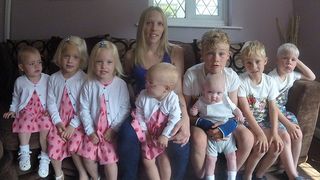 A devenit vaduva la 27 de ani dupa ce a nascut al optulea copil. Drama prin care a trecut aceasta femeie dupa ce barbatul i-a murit in somn