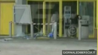 Talharie tragica. Un roman a murit dupa ce banconatul pe care il furase a cazut peste el.