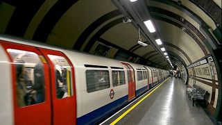 Decizie istorica la Londra! Metrourile vor circula si noaptea in weekend-uri