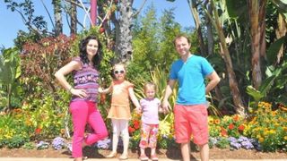 Drama intr-o familie de romani din SUA. A murit incercand sa-si salveze un vecin, iar acum e considerat erou. Sotia lui este indoliata de durere