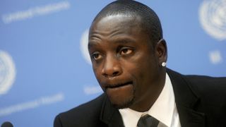 Rapperul Akon a primit o linie de credit de 1 miliard de dolari pentru a electrifica Africa