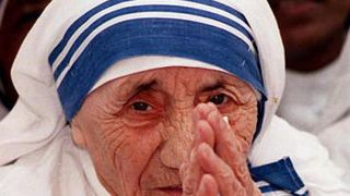 Maica Tereza va fi canonizată azi, la Vatican. De ce este contestata calugarita care a murit in 1997