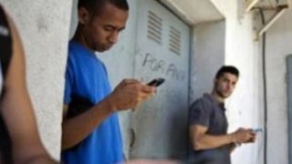 In Cuba sunt cenzurate SMS-urile! Printre cuvintele interzise la trimiterea mesajelor sunt &ldquo;democratie&rdquo; si &ldquo;greva foamei&rdquo;!