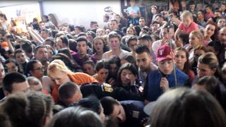 30 de tineri, spitalizaţi de urgenta, dupa ce au consumat droguri si alcool la un concert organizat de MTV in Irlanda de Nord