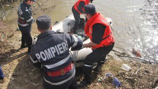 Doi migranţi au fost gasiti morti in Dunăre. Autoritatile cauta cadavrele a inca cinci persoane care s-au inecat incercand sa ajunga in Romania