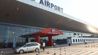 Un bărbat a fost arestat după ce a ameninţat că va arunca &icirc;n aer Aeroportul Internaţional de la Chişinău