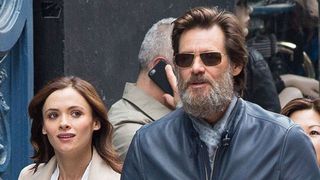 Actorul Jim Carrey a fost dat în judecată pentru uciderea din culpă a fostei sale iubite de catre sotul acesteia