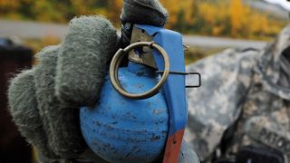 Un barbat din Bosnia nu a aceptat despartirea de iubita lui, asa ca s-a razbunat pe ea in cel mai crunt mod posibil: a aruncat-o in aer cu o grenada