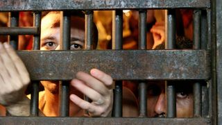 Cel putin 200 de detinuti au evadat dintr-o inchisoare din Brazilia