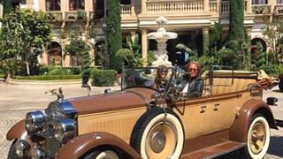 Imagini spectaculoase cu vila lui Mohamed Hadid din Los Angeles. Omul de afaceri isi numeste luxoasa locuinta "Le Belvedere"