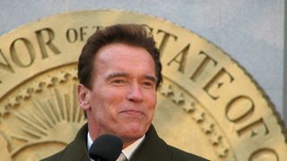 Actorul Arnold Schwarzenegger, arestat de poliţia germană, după o plimbare cu bicicleta în gara principală din München