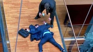 Bataie la Parlamentul European! Eurodeputatul britanic Steven Woolfe a ajuns in spital dupa o altercatie cu un coleg. Ce mesaj a postat acesta pe Twitter de pe patul de spital