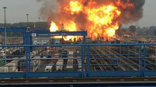 Explozie la o fabrica de produse chimice din Germania. Mai multe persoane au fist ranite, iar altele au fost date disparute