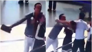 Angajata unui aeroport este lovita peste fata cu o tableta pentru ca doi pasageri au pierdut zborul. Imagini socante