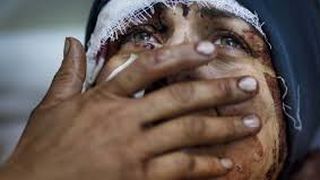 A trait socul vietii. Mama adoptiva a unui afgan orfan a aflat ca cel de care avea grija are 21 de ani, NU 12 si ca s-ar putea sa fie terorist