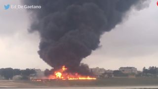 Un avion care transporta oficiali ai agenţiei europene de control al frontierelor Frontex s-a prabusit in Malta. Cel putin cinci oameni au murit