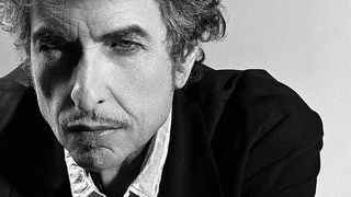 Cantaretul Bob Dylan va pierde 900.000 de dolari, remuneraţia pentru Nobel, daca nu va tine o prelegere despre premiu