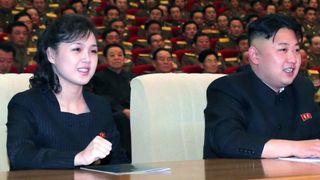 Sotia dictatorului nord coreean Kim Jong-un nu a mai fost vazuta in public de peste 7 luni. Ce s-ar fi intamplat cu ea