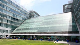 Amenintare cu bomba la un spital din Paris: ”Ambulantele au fost redirectionate”