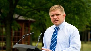 Declaratie socanta a unui premier, catre jurnalisti: "Unii dintre voi sunt prostituate murdare si stiu ce spun"