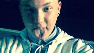 Un tata, dependent de droguri, si-a omorat baiatul de 7 luni intr-un mod obscen. "L-a strans de testicule si i-a bagat degetul in gura pana ce l-a sufocat"