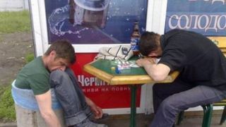 Cel putin 33 de oameni au murit in Rusia, dupa ce au baut ulei de baie cu alcool toxic