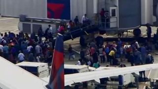 Atac armat la aeroportul international Lauderdale-Hollywood din Florida. Trei persoane au murit si cel putin noua au fost ranite