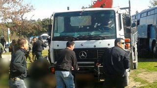 Atac terorist la Ierusalim. Un camion a intrat din plin multime. Bilant: 4 morti si 15 raniti