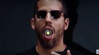 Magicianul David Blaine s-a impuscat in gura, in timpul unui numar de magie esuat
