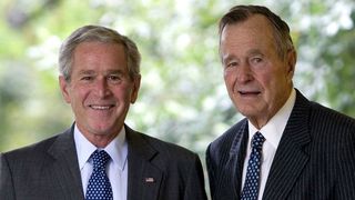 Fostul presedinte american George Bush Sr a fost internat, in urma unor probleme de respiratie
