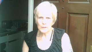 Bestia cu chip de mama. Si-a lasat cele 3 fete sa moara de foame, iar pe una a fortat-o sa bea apa din vasul de WC