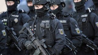 Alerta de securitate in Germania! Un barbat a intrat cu masina in pietoni. Trei persoane au fost ranite