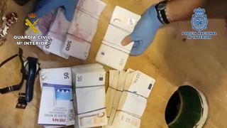 Zeci de interlopi romani, saltati de mascati in Spania