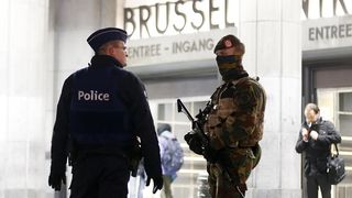 Atentat dejucat in Belgia, la Anvers. Un barbat a incercat sa intre cu masina in multime, la cateva ore dupa atacul din Londra