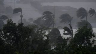 Ciclonul Debbie a lovit coasta Australiei. Peste 30 de mii de oameni au fost evacuati
