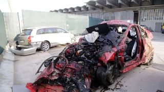 Doua romance au murit in Italia intr-un accident teribil! Soferita a intrat cu masina intr-un zid