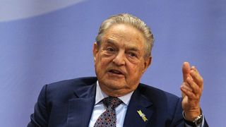 Zeci de mii persoane manifesteaza la Budapesta in semn de sustinere a unei universitati infiintate de Soros